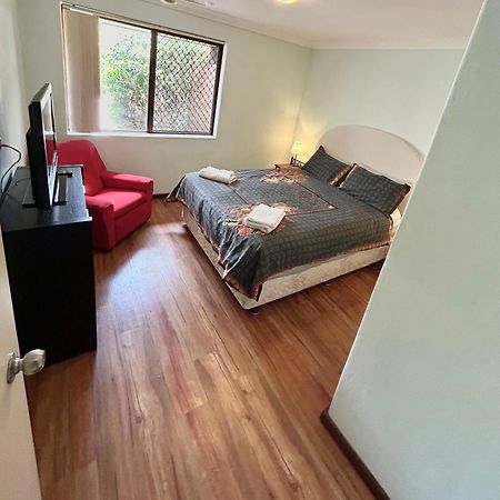 Geraldton Holiday Unit With Free Streaming Екстериор снимка